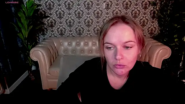 Snapshot of MaribelRiverr_ chatting on 09-21-25, 05:20 MaribelRiverr  online show from 09-21-25, 05:20