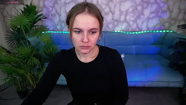 Snapshot of MaribelRiverr_ chatting on 10-06-25, 05:49 MaribelRiverr  online show from 10-06-25, 05:49