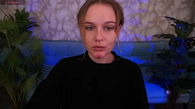 Snapshot of MaribelRiverr_ chatting on 10-10-25, 05:39 MaribelRiverr  online show from 10-10-25, 05:39