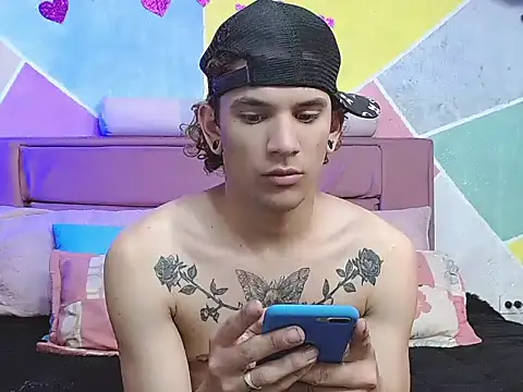 tylor boy online show from 09-29-25, 03:33