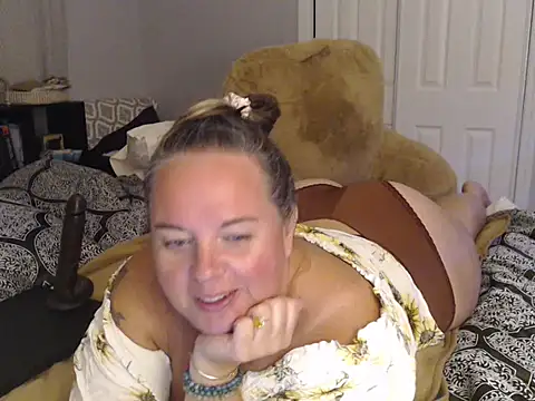 LauLauPAWG online show from 10-07-25, 12:08