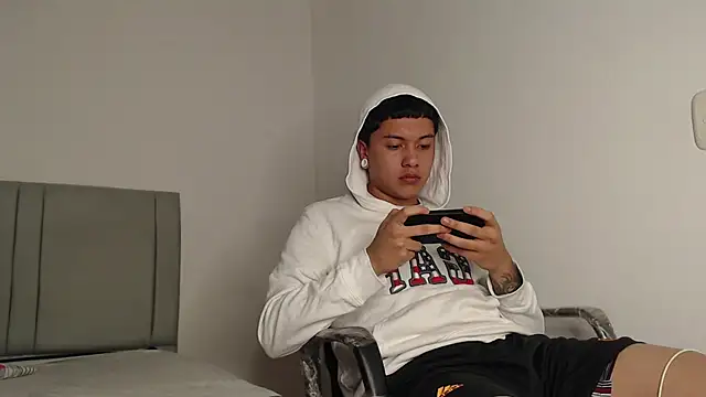 alex-lover online show from 04-25-26, 06:27