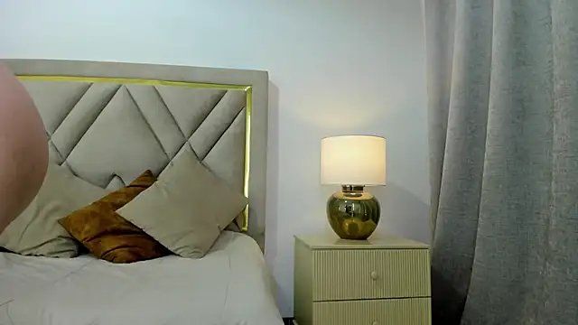 emily queen2 online show from 04-19-26, 07:05