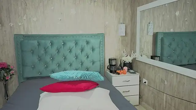 Marcelaa fox online show from 04-24-26, 08:00