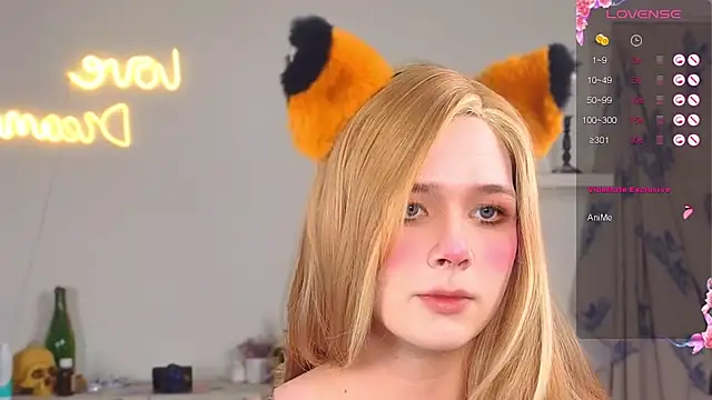  yourFoxy  online show from 10-22-25, 04:18