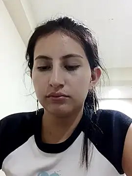 Salomecam30 online show from 12-17-24, 02:23