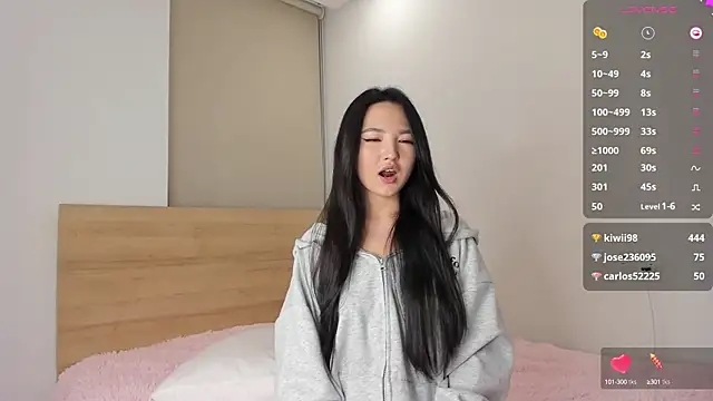 Snapshot of 1_love_8 chatting on 01-11-25, 10:18 1 love 8 online show from 01-11-25, 10:18