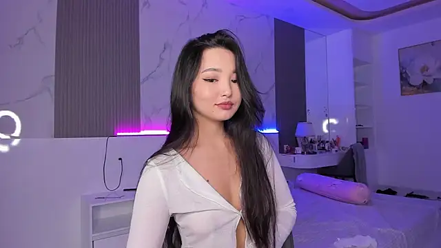 Snapshot of 1_love_8 chatting on 02-28-25, 11:56 1 love 8 online show from 02-28-25, 11:56