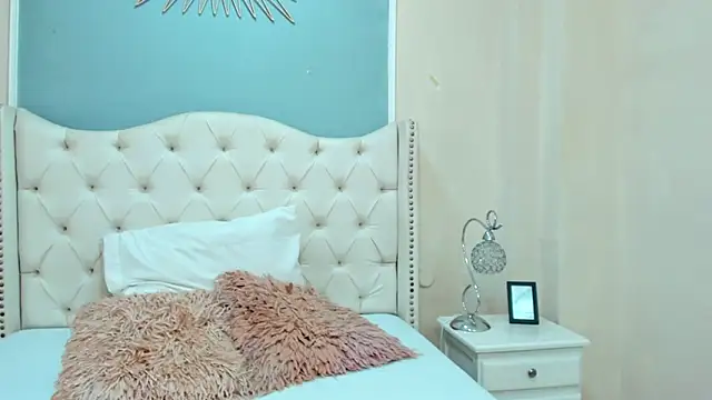 Matthew Dixonn online show from 12-19-24, 03:51