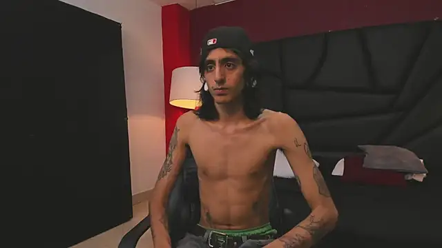 Matthew Dixonn online show from 12-21-24, 04:52