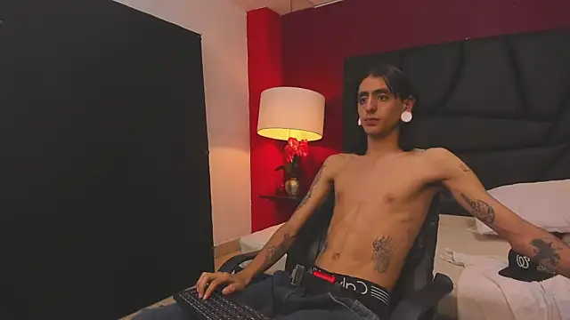 Matthew Dixonn online show from 12-26-24, 06:19