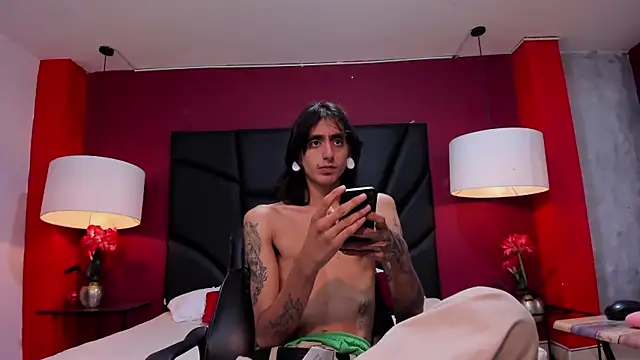 Matthew Dixonn online show from 12-31-24, 04:38