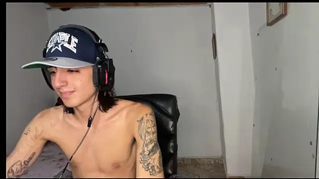 Matthew Dixonn online show from 02-11-25, 03:40