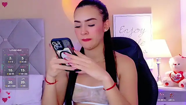 Snapshot of IsaValencia chatting on 09-09-25, 10:09 IsaValencia online show from 09-09-25, 10:09