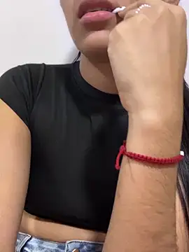 Snapshot of IsaValencia chatting on 10-13-25, 10:54 IsaValencia online show from 10-13-25, 10:54