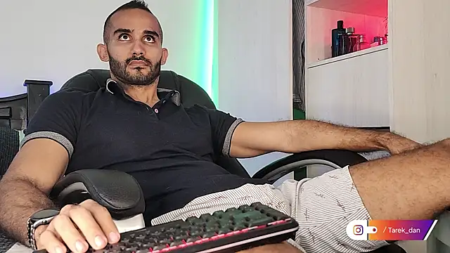 Snapshot of orion1993 chatting on 02-14-25, 01:08 orion1993 online show from 02-14-25, 01:08