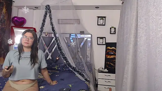 Snapshot of Steisyromero7 chatting on 11-29-25, 01:14 Steisyromero7 online show from 11-29-25, 01:14