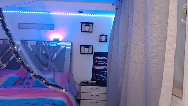 Snapshot of Steisyromero7 chatting on 12-15-25, 01:15 Steisyromero7 online show from 12-15-25, 01:15