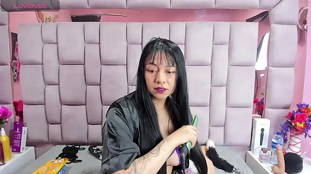 Snapshot of slut_anal_ chatting on 03-17-25, 09:13 slut anal  online show from 03-17-25, 09:13