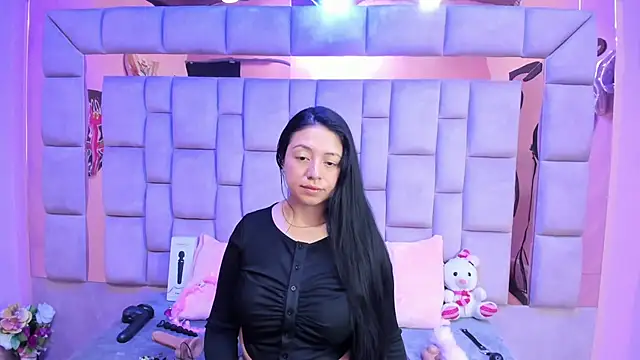 Snapshot of slut_anal_ chatting on 10-04-25, 06:17 slut anal  online show from 10-04-25, 06:17