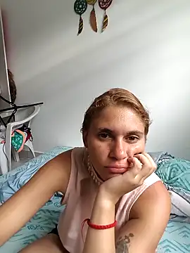 Scarlett-Leh online show from 12-14-25, 07:51