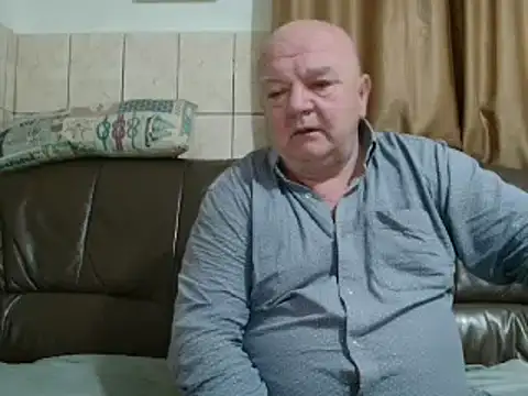 Snapshot of fullballs6 chatting on 02-28-25, 12:43 fullballs6 online show from 02-28-25, 12:43