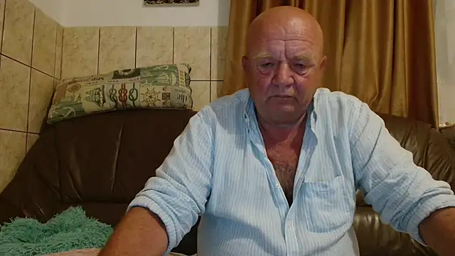 Snapshot of fullballs6 chatting on 09-10-25, 02:11 fullballs6 online show from 09-10-25, 02:11