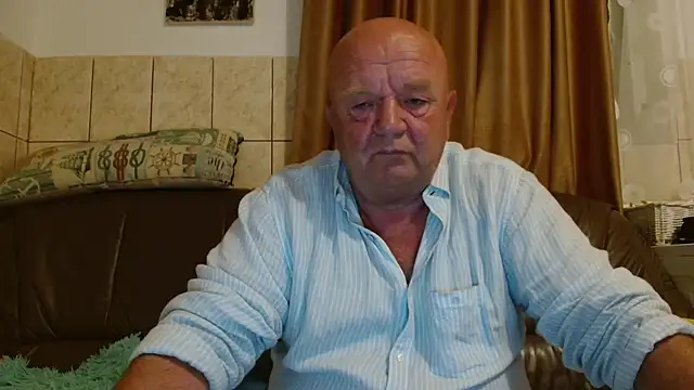 Snapshot of fullballs6 chatting on 09-18-25, 01:51 fullballs6 online show from 09-18-25, 01:51