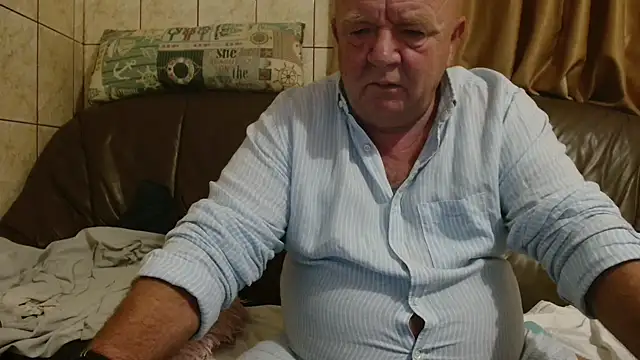 Snapshot of fullballs6 chatting on 10-14-25, 02:23 fullballs6 online show from 10-14-25, 02:23