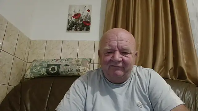 Snapshot of fullballs6 chatting on 10-15-25, 02:44 fullballs6 online show from 10-15-25, 02:44