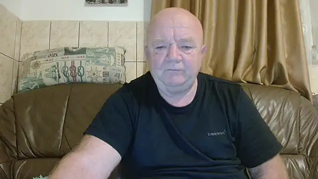 Snapshot of fullballs6 chatting on 10-20-25, 02:34 fullballs6 online show from 10-20-25, 02:34