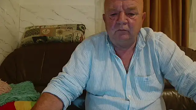 Snapshot of fullballs6 chatting on 11-05-25, 03:06 fullballs6 online show from 11-05-25, 03:06