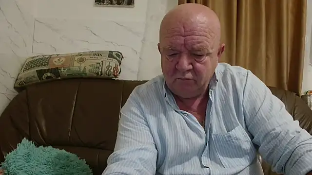 Snapshot of fullballs6 chatting on 12-03-25, 03:03 fullballs6 online show from 12-03-25, 03:03