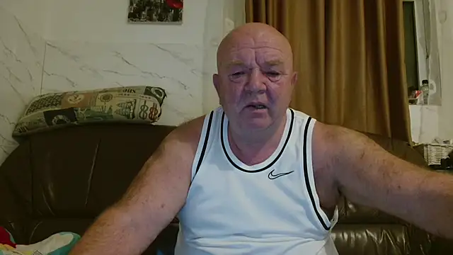 Snapshot of fullballs6 chatting on 12-16-25, 03:55 fullballs6 online show from 12-16-25, 03:55