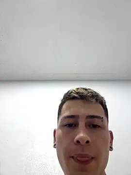 Comepussys online show from 04-28-26, 10:15