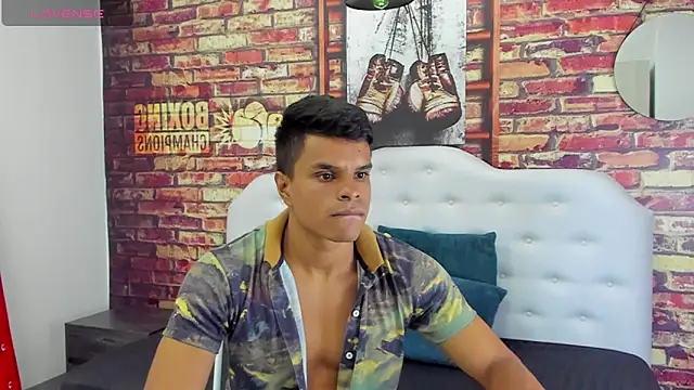 Snapshot of Derek_Lustfordx chatting on 09-29-25, 11:26 Derek Lustfordx online show from 09-29-25, 11:26