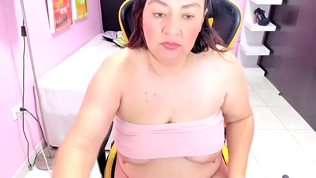 Snapshot of mommy_whore_slut chatting on 01-27-25, 11:54 mommy whore slut online show from 01-27-25, 11:54