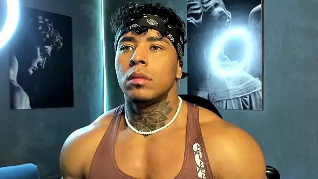 Snapshot of bradley_smith chatting on 10-24-25, 03:47 bradley smith online show from 10-24-25, 03:47