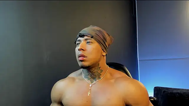 Snapshot of bradley_smith chatting on 10-31-25, 03:51 bradley smith online show from 10-31-25, 03:51