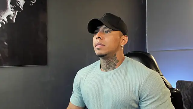 Snapshot of bradley_smith chatting on 11-07-25, 12:32 bradley smith online show from 11-07-25, 12:32