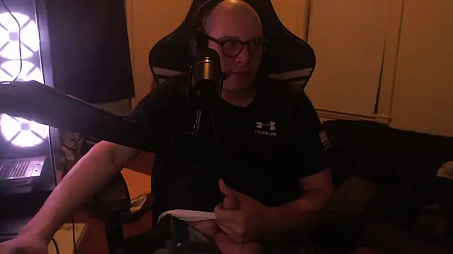 Snapshot of chicostick413 chatting on 10-26-25, 02:17 chicostick413 online show from 10-26-25, 02:17