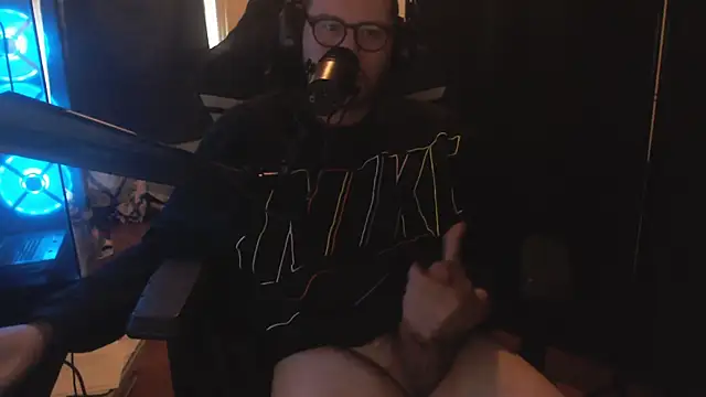 Snapshot of chicostick413 chatting on 11-06-25, 03:24 chicostick413 online show from 11-06-25, 03:24