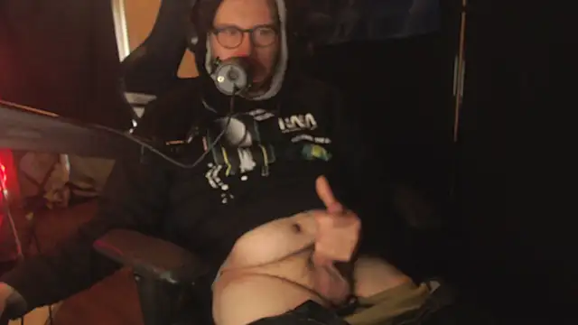 Snapshot of chicostick413 chatting on 12-04-25, 05:43 chicostick413 online show from 12-04-25, 05:43