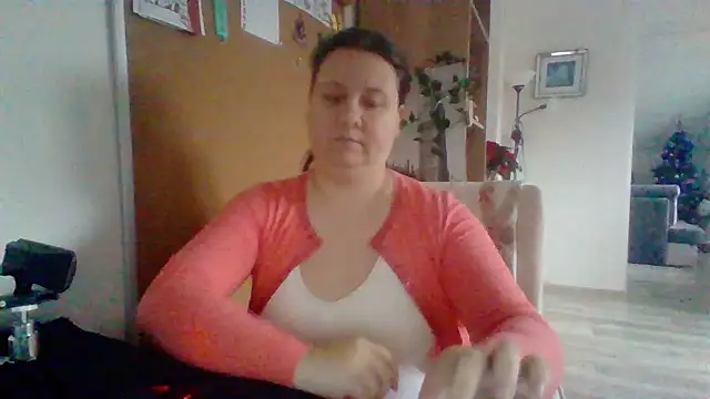 Snapshot of ReifeVenna chatting on 12-16-24, 09:46 ReifeVenna online show from 12-16-24, 09:46