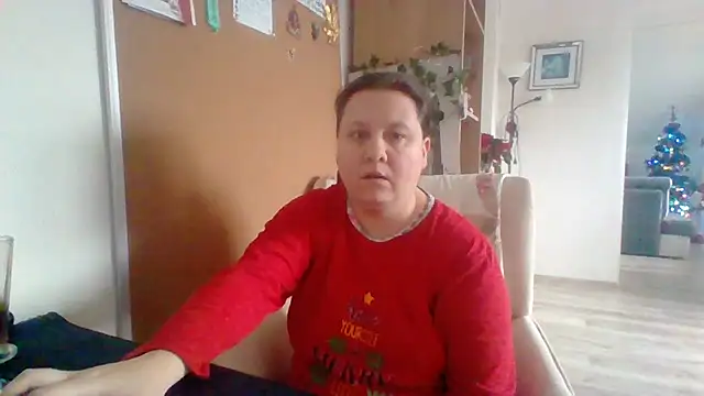 Snapshot of ReifeVenna chatting on 12-18-24, 08:20 ReifeVenna online show from 12-18-24, 08:20