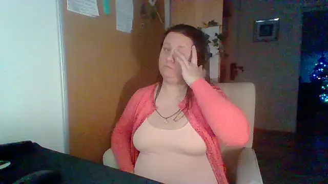 Snapshot of ReifeVenna chatting on 01-13-25, 03:15 ReifeVenna online show from 01-13-25, 03:15