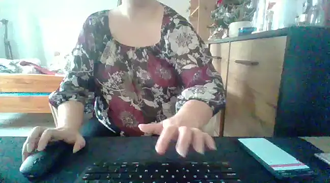 Snapshot of ReifeVenna chatting on 01-23-25, 01:56 ReifeVenna online show from 01-23-25, 01:56