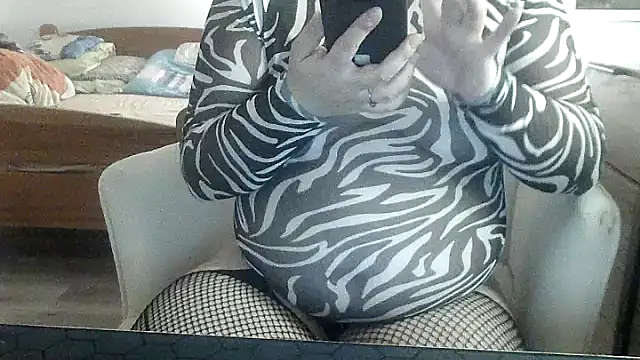 Snapshot of ReifeVenna chatting on 01-29-25, 05:56 ReifeVenna online show from 01-29-25, 05:56