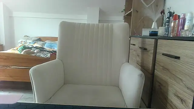 Snapshot of ReifeVenna chatting on 02-04-25, 10:00 ReifeVenna online show from 02-04-25, 10:00