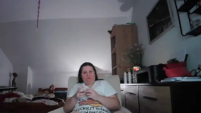 Snapshot of ReifeVenna chatting on 02-27-26, 06:41 ReifeVenna online show from 02-27-26, 06:41